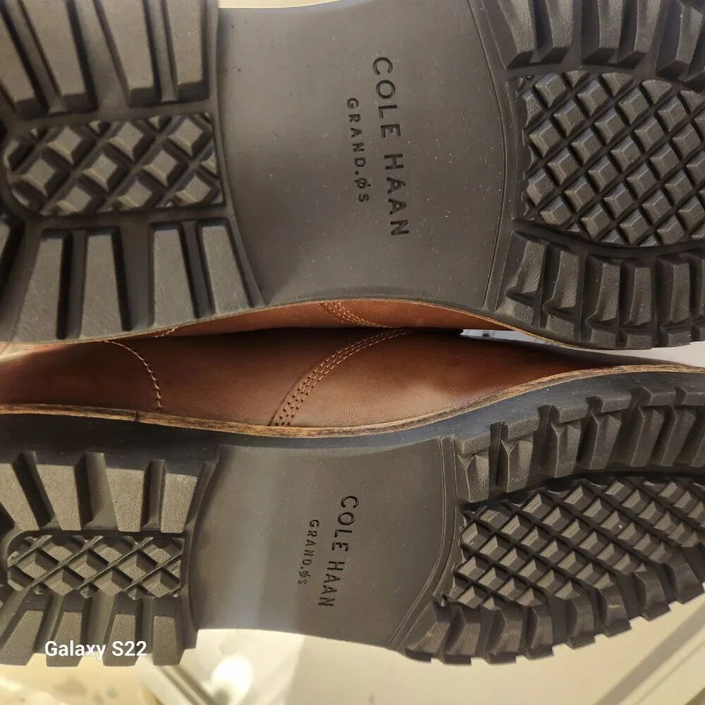 Cole Haan Midland Lug Chukka booties. Leather. NIB. Men's. Size 8.5
